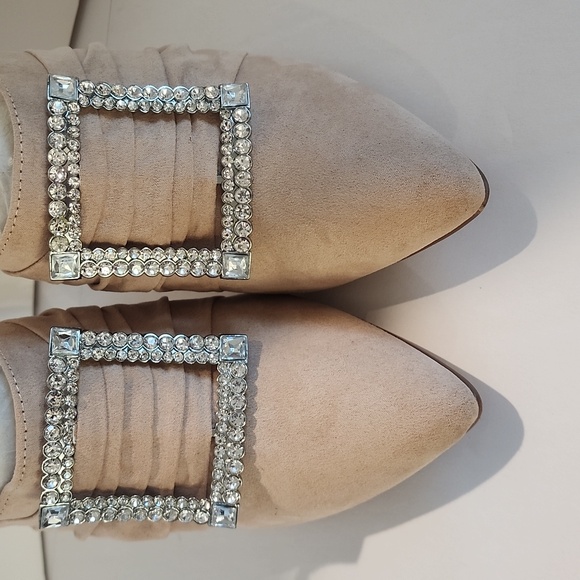 New- Taupe Pleated Pointy Toe Mule Stiletto Heel - Picture 8 of 8